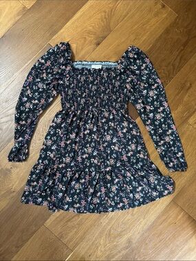 Ladies Black Floral Smocked Long-Sleeve Dress